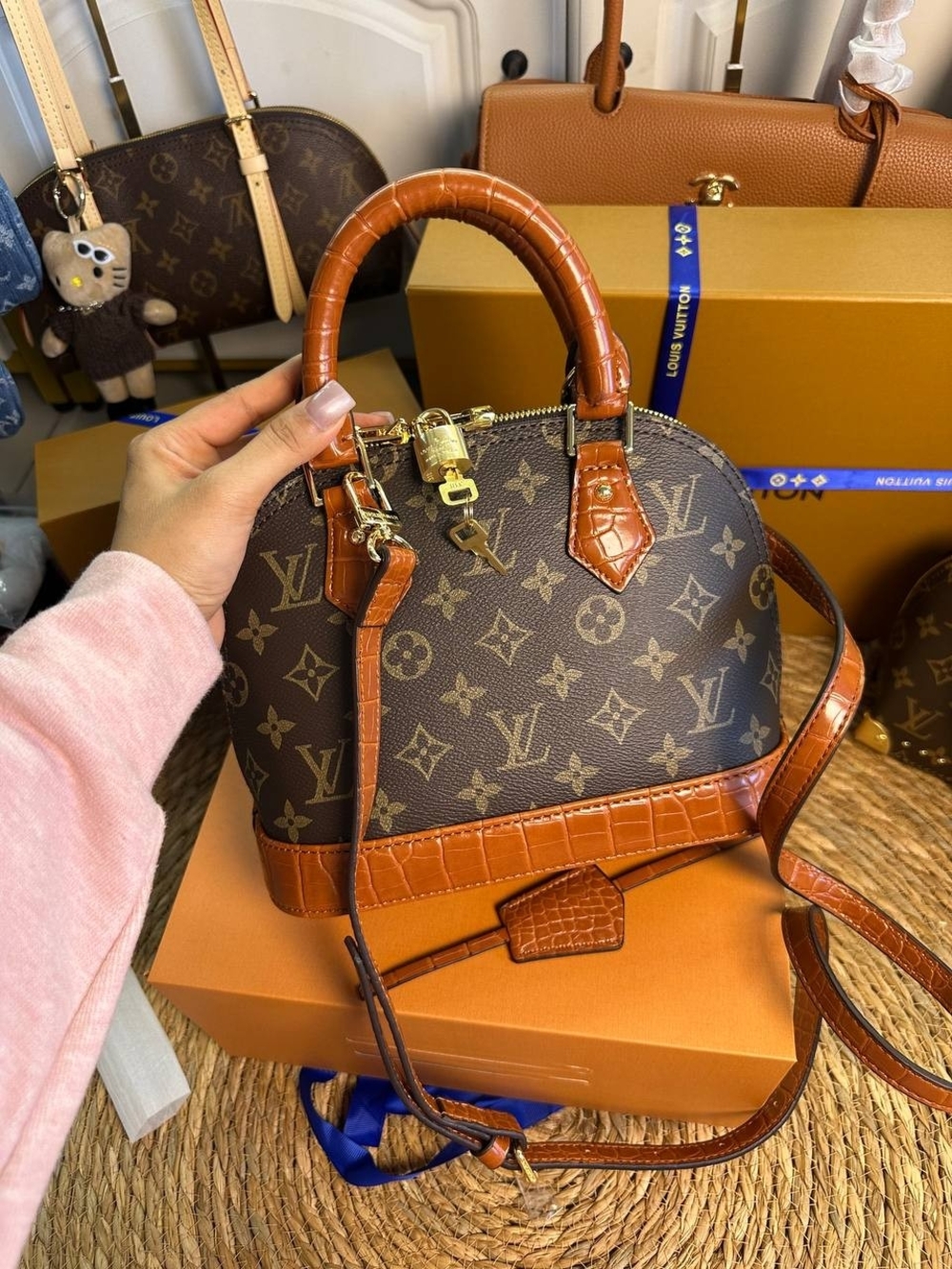 Louis Vuitton Monogram Alma BB Satchel in Brown/Caramel - Picture 7 of 9